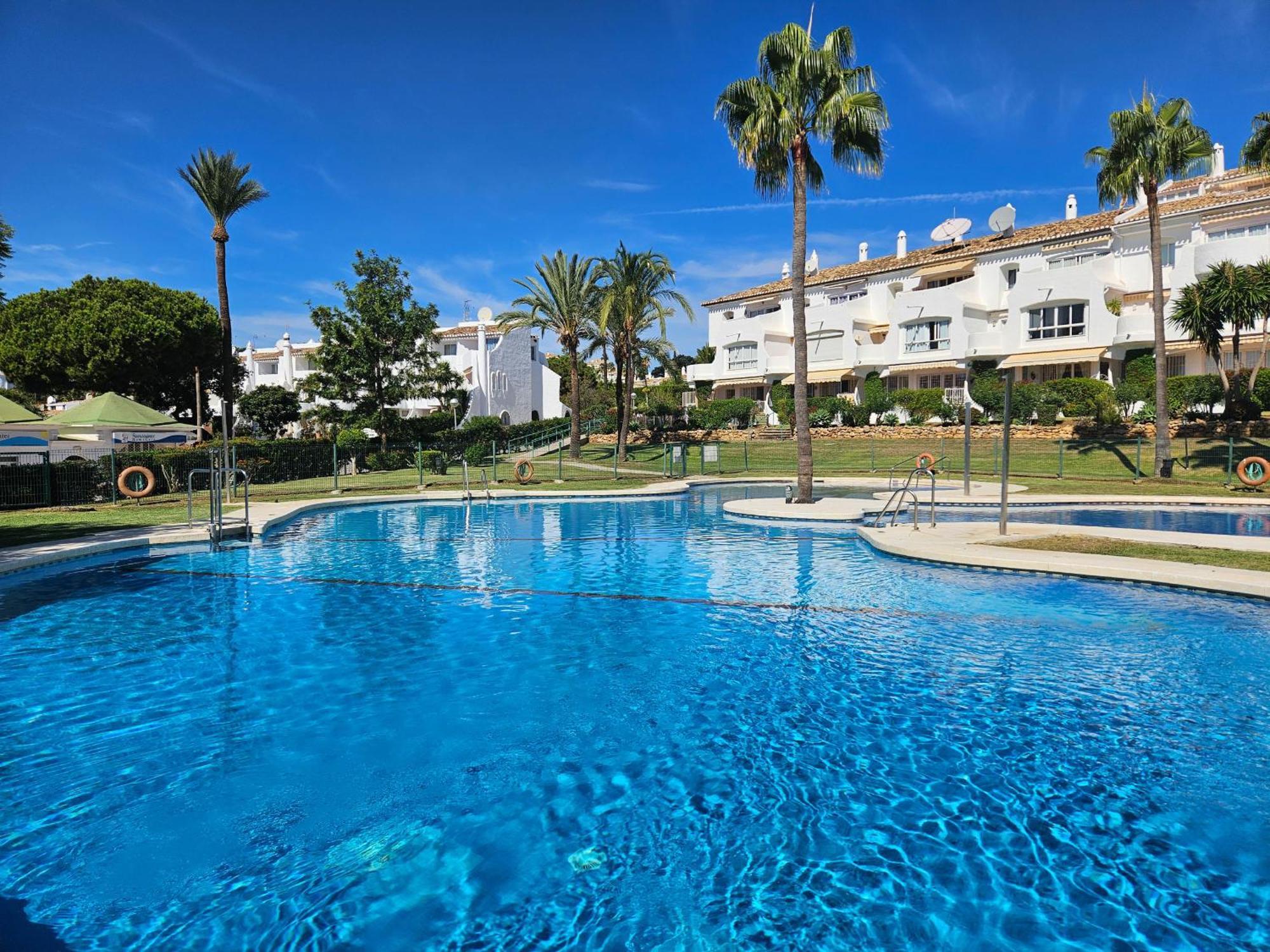 One Bedroom Apartment In Jardines De Calahonda MIJAS COSTA Eksteriør bilde